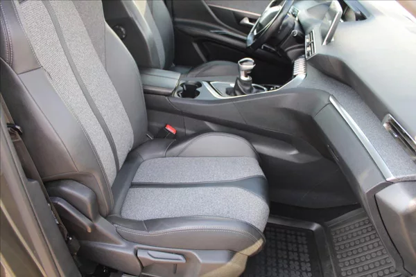 Peugeot 3008 1,2 PureTech 1.MAJ,ČR,ALLURE - foto 28