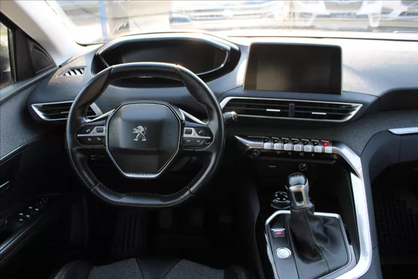 Peugeot 3008 1,2 PureTech 1.MAJ,ČR,ALLURE - foto 9