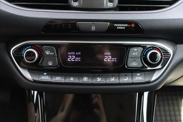 Hyundai i30 1,5 CVVT ČR,1MAJ,STYLE,ZÁRUKA - foto 18