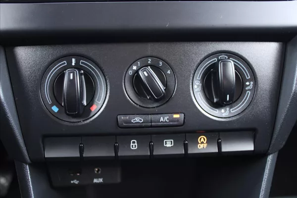 Škoda Rapid 1,4 TDI NOVÉ V ČR - foto 14