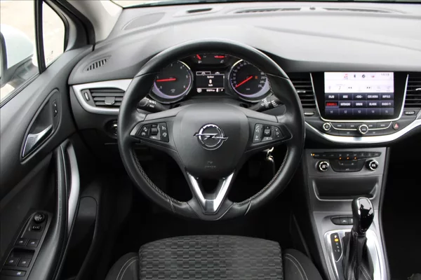 Opel Astra 1,6 CDTi AUTOMAT,DPH,TAŽNÉ - foto 10