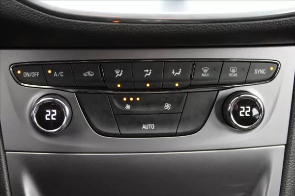 Opel Astra 1,6 CDTi AUTOMAT,DPH,TAŽNÉ - foto 16