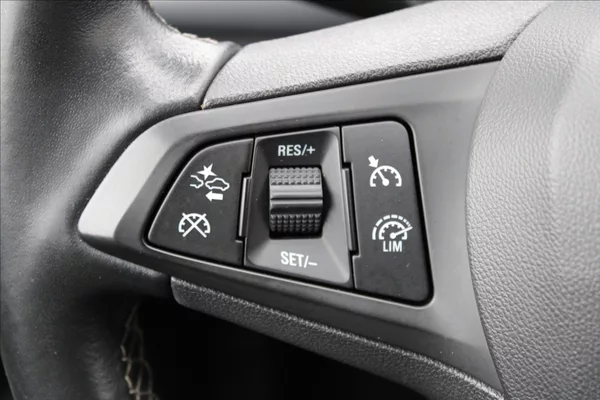Opel Astra 1,6 CDTi AUTOMAT,DPH,TAŽNÉ - foto 19