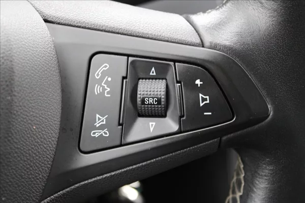 Opel Astra 1,6 CDTi AUTOMAT,DPH,TAŽNÉ - foto 20