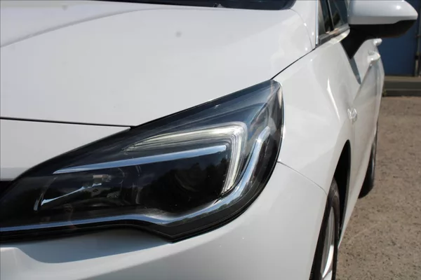 Opel Astra 1,6 CDTi AUTOMAT,DPH,TAŽNÉ - foto 26