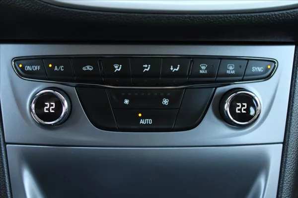 Opel Astra 1,4 i NOVÉ V ČR,1.MAJITEL - foto 14