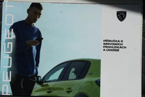 Peugeot 2008 1,2 PT ČR,1.MAJ.ALLURE,ZÁRUKA - foto 37