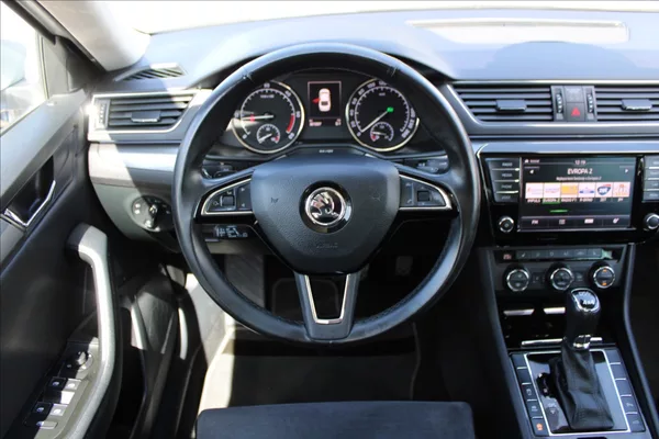 Škoda Superb 2,0 TDI 1.MAJ,A/T,4x4,STYLE - foto 10