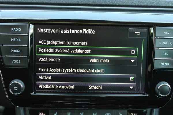 Škoda Superb 2,0 TDI 1.MAJ,A/T,4x4,STYLE - foto 13