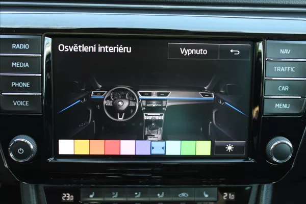Škoda Superb 2,0 TDI 1.MAJ,A/T,4x4,STYLE - foto 15