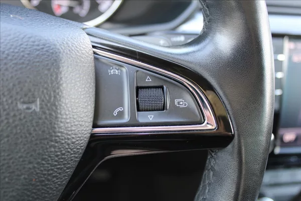 Škoda Superb 2,0 TDI 1.MAJ,A/T,4x4,STYLE - foto 27