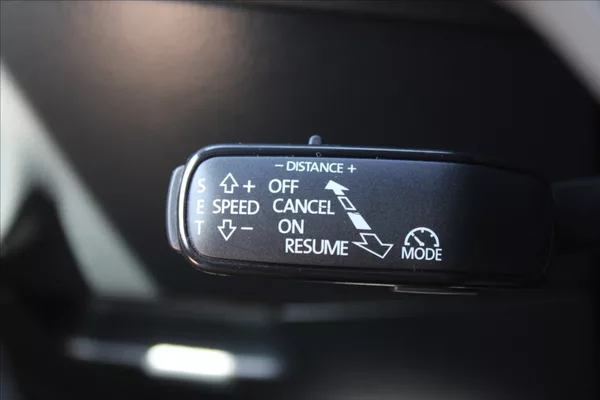 Škoda Superb 2,0 TDI 1.MAJ,A/T,4x4,STYLE - foto 28