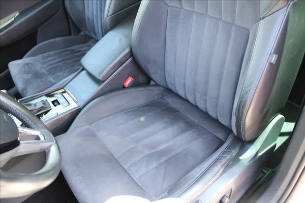 Škoda Superb 2,0 TDI 1.MAJ,A/T,4x4,STYLE - foto 33