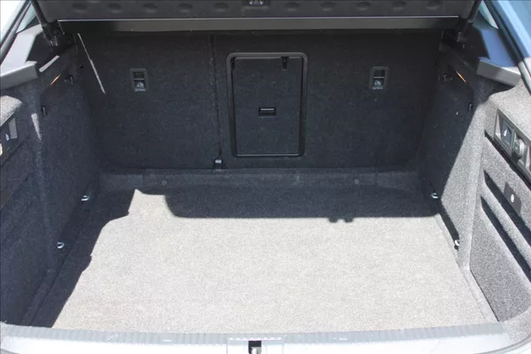 Škoda Superb 2,0 TDI 1.MAJ,A/T,4x4,STYLE - foto 40