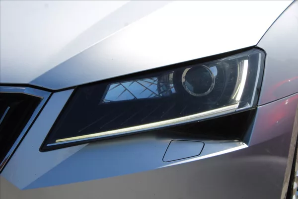 Škoda Superb 2,0 TDI 1.MAJ,A/T,4x4,STYLE - foto 45