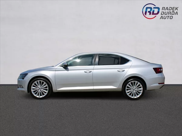 Škoda Superb 2,0 TDI 1.MAJ,A/T,4x4,STYLE - foto 8