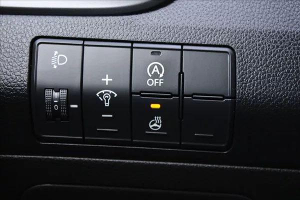 Hyundai i30 1,6 i ČR,1.MAJ,WEEKEND DESIGN - foto 18