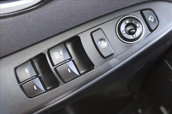 Hyundai i30 1,6 i ČR,1.MAJ,WEEKEND DESIGN - foto 19