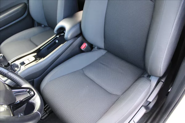 Honda HR-V 1,5 V-TEC ČR,1.MAJ,ELEGANCE - foto 21