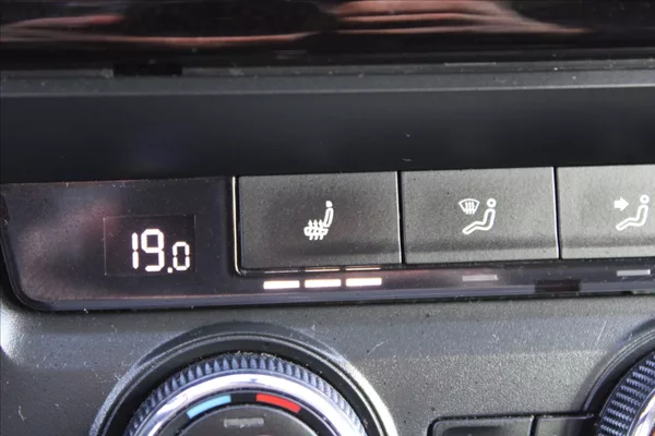 Škoda Octavia 2,0 TDI ČR,TAŽNÉ,ELEGANCE - foto 15