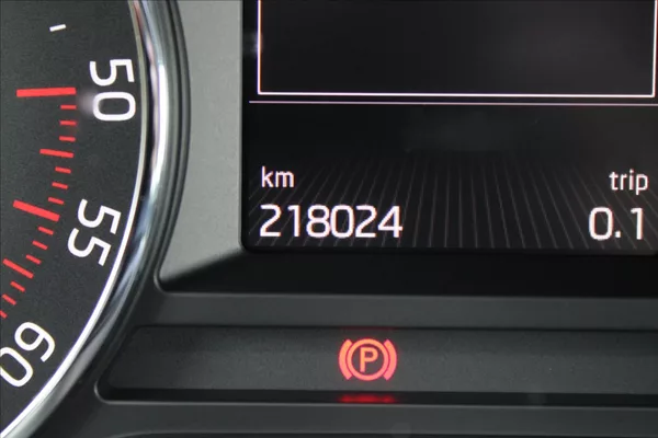 Škoda Octavia 2,0 TDI ČR,TAŽNÉ,ELEGANCE - foto 9