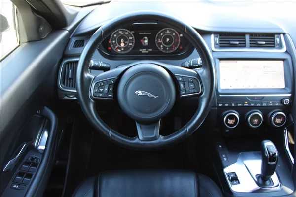 Jaguar E-Pace 2,0 D180 ČR,4x4,AUTOMAT,S - foto 11