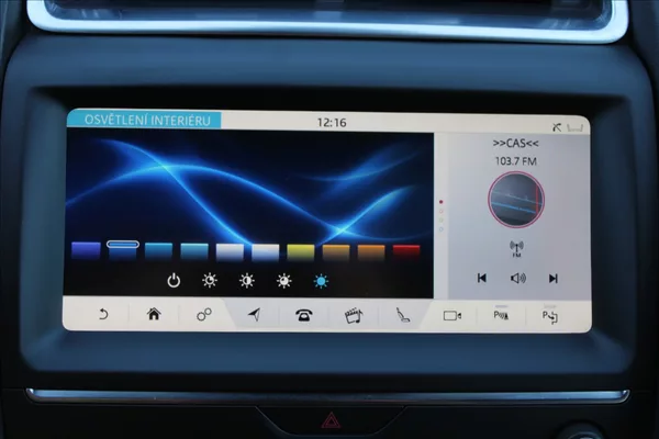 Jaguar E-Pace 2,0 D180 ČR,4x4,AUTOMAT,S - foto 15