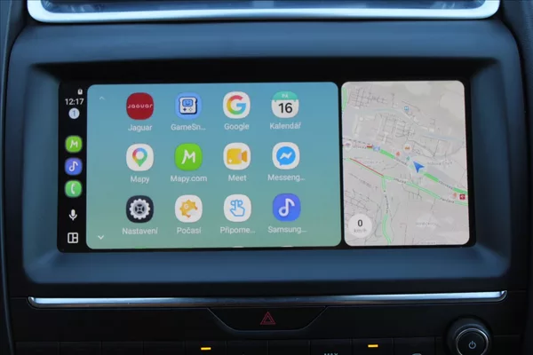 Jaguar E-Pace 2,0 D180 ČR,4x4,AUTOMAT,S - foto 17