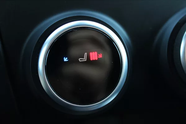 Jaguar E-Pace 2,0 D180 ČR,4x4,AUTOMAT,S - foto 19