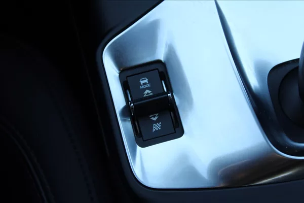Jaguar E-Pace 2,0 D180 ČR,4x4,AUTOMAT,S - foto 23