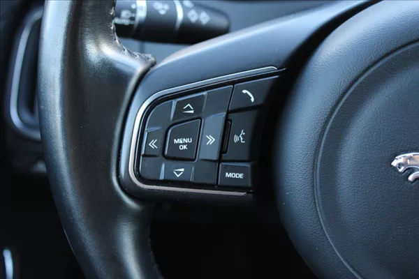 Jaguar E-Pace 2,0 D180 ČR,4x4,AUTOMAT,S - foto 25