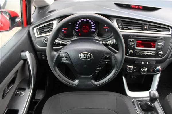 Kia Ceed 1,4 i NOVÉ V ČR - foto 10