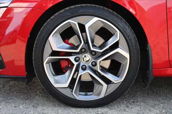 Škoda Octavia 2,0 TDI RS,AUTOMAT,4x4,120LET - foto 42