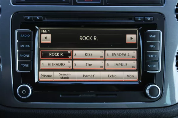 Volkswagen Tiguan 2,0 TDI VÝHŘEVY,TAŽNÉ - foto 11