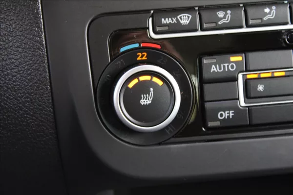 Volkswagen Tiguan 2,0 TDI VÝHŘEVY,TAŽNÉ - foto 15