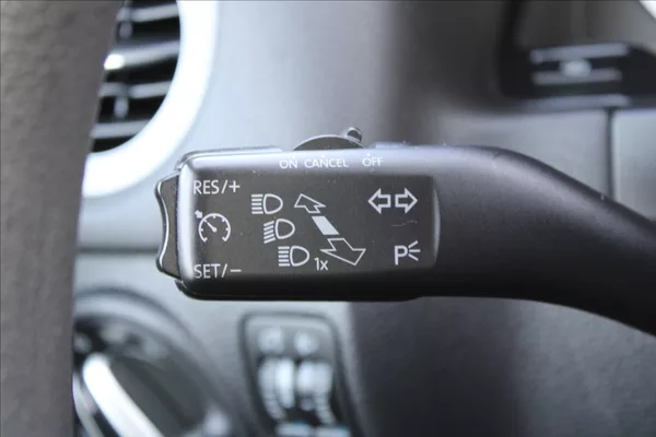 Volkswagen Tiguan 2,0 TDI VÝHŘEVY,TAŽNÉ - foto 18