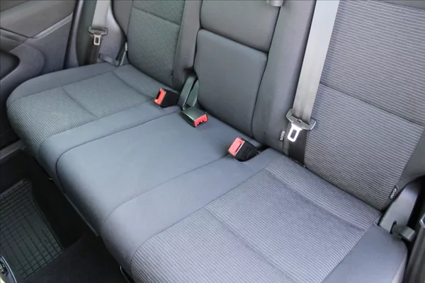 Volkswagen Tiguan 2,0 TDI VÝHŘEVY,TAŽNÉ - foto 21
