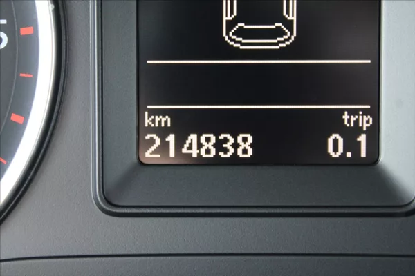 Volkswagen Tiguan 2,0 TDI VÝHŘEVY,TAŽNÉ - foto 9