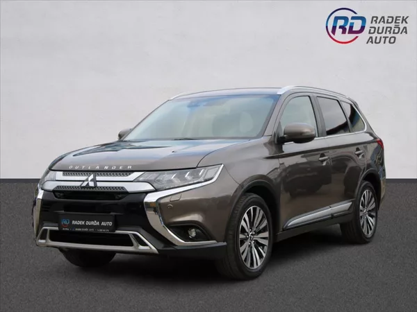 Mitsubishi Outlander 2,0 i A/T,4x4,7.MÍST,INSTYLE+