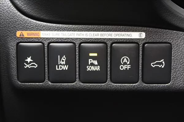 Mitsubishi Outlander 2,0 i A/T,4x4,7.MÍST,INSTYLE+ - foto 23