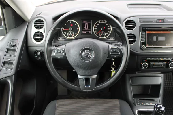 Volkswagen Tiguan 2,0 TDI ČR,1.MAJ,DPH,SERVIS - foto 10