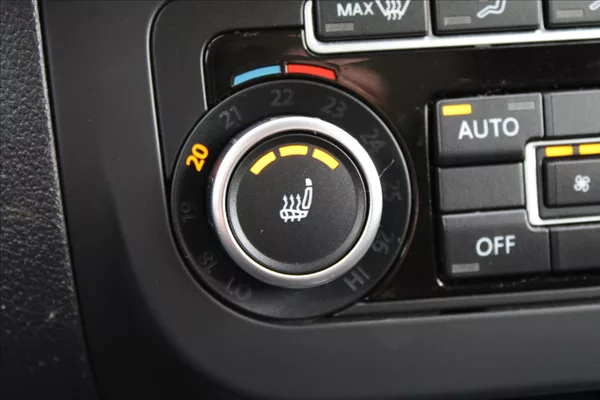 Volkswagen Tiguan 2,0 TDI ČR,1.MAJ,DPH,SERVIS - foto 14