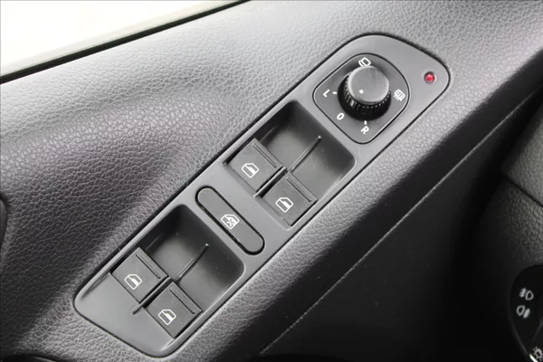 Volkswagen Tiguan 2,0 TDI ČR,1.MAJ,DPH,SERVIS - foto 19