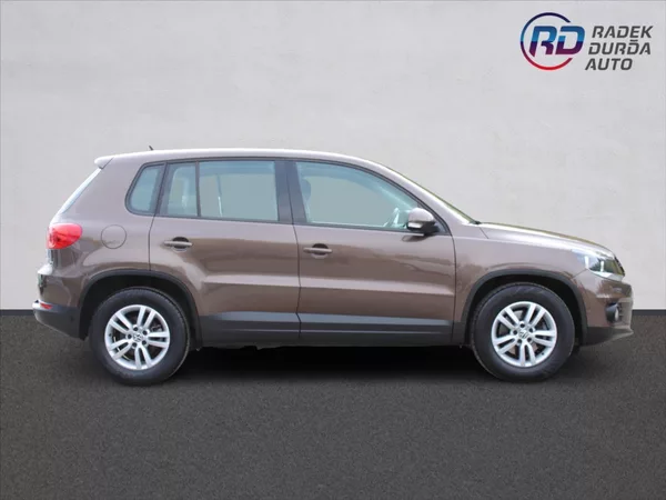 Volkswagen Tiguan 2,0 TDI ČR,1.MAJ,DPH,SERVIS - foto 4