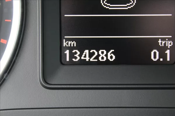 Volkswagen Tiguan 2,0 TDI ČR,1.MAJ,DPH,SERVIS - foto 9