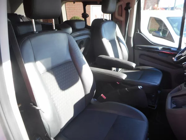 Ford Tourneo Custom SPORT - 2,0TDCi - 125kw - foto 16