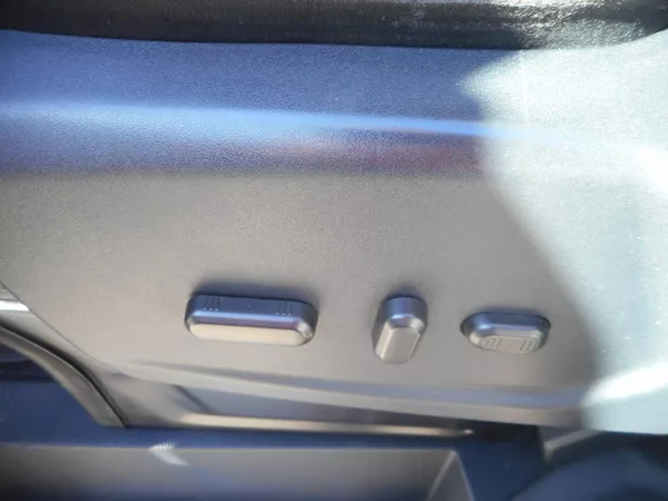 Ford Tourneo Custom SPORT - 2,0TDCi - 125kw - foto 21