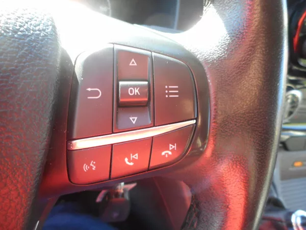 Ford Tourneo Custom SPORT - 2,0TDCi - 125kw - foto 32