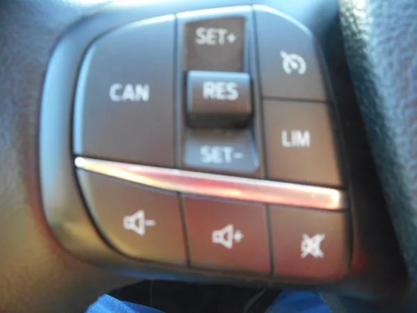 Ford Transit Custom 2,0-TEMPOMAT-SENZORY-TAŽNÉ - foto 18