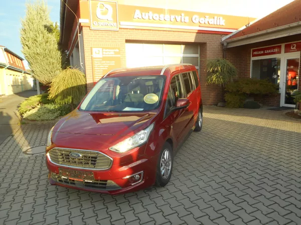 Ford Tourneo Connect 1,5-PANORAM-TAŽNÉ-VYHŘ.SEDAČKY